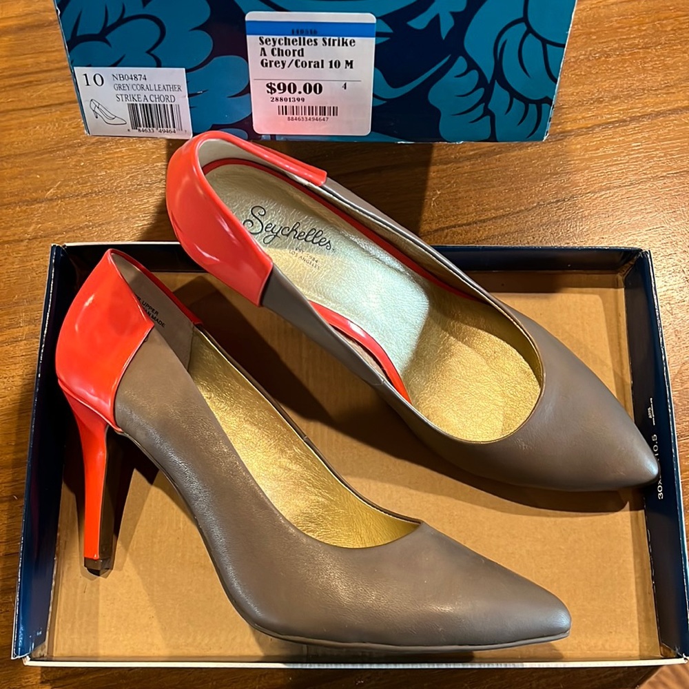 Seychelles Grey / Coral two tone Leather Pumps size 10 3.5 inch heels